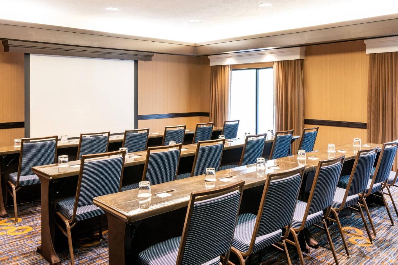 Country Inn & Suites By Radisson, Columbus-Edinburgh Экстерьер фото