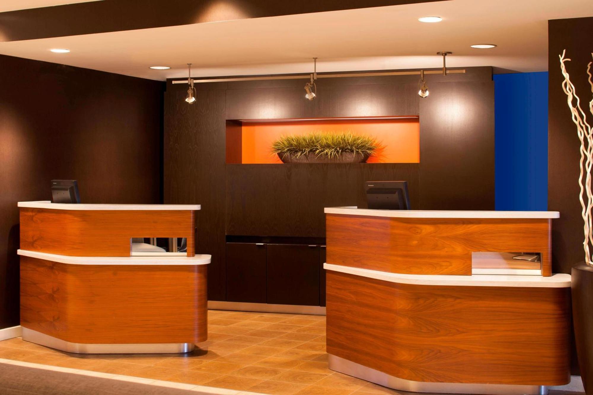Country Inn & Suites By Radisson, Columbus-Edinburgh Экстерьер фото