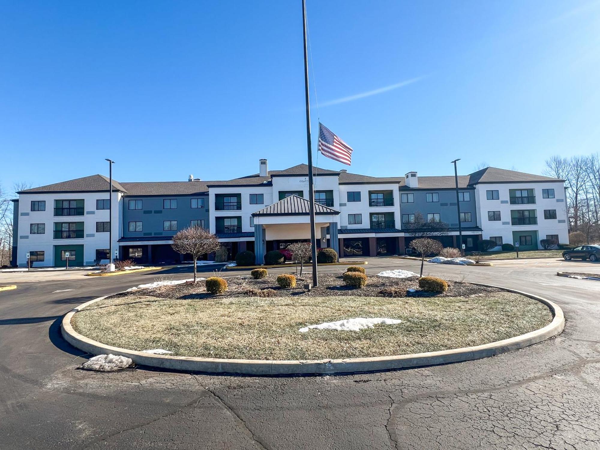 Country Inn & Suites By Radisson, Columbus-Edinburgh Экстерьер фото