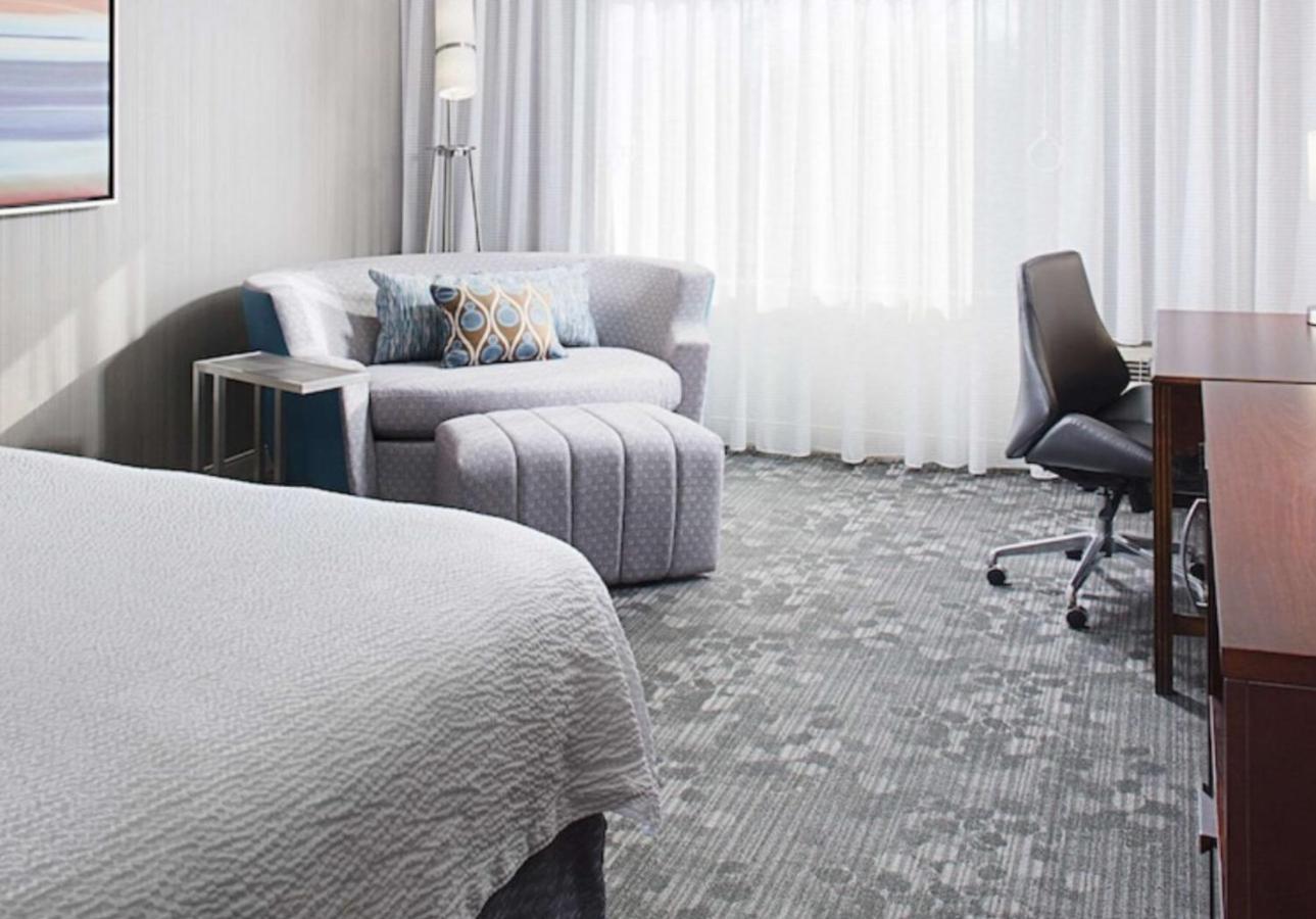 Country Inn & Suites By Radisson, Columbus-Edinburgh Экстерьер фото