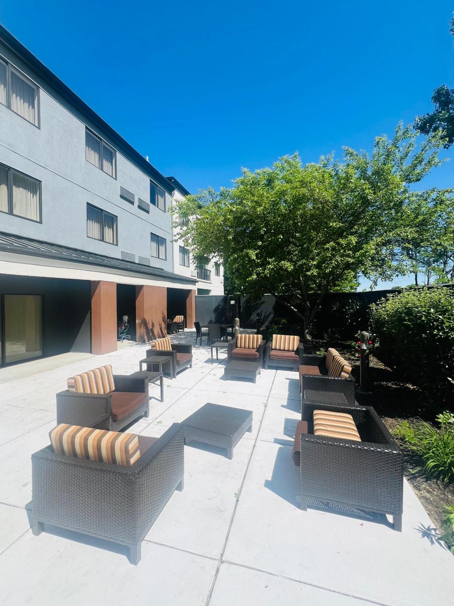 Country Inn & Suites By Radisson, Columbus-Edinburgh Экстерьер фото