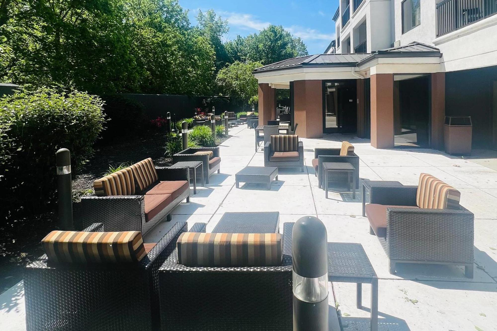 Country Inn & Suites By Radisson, Columbus-Edinburgh Экстерьер фото