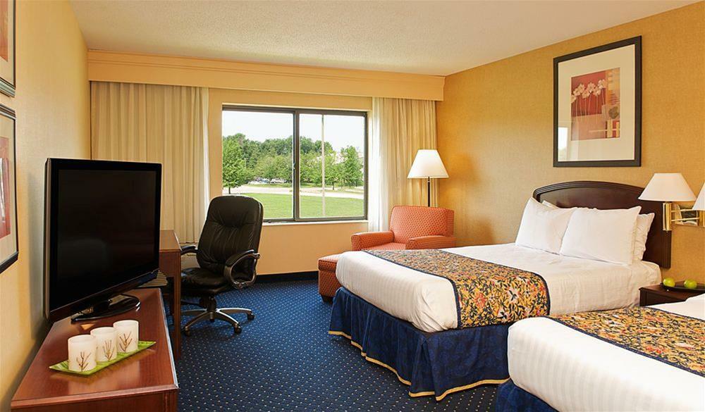 Country Inn & Suites By Radisson, Columbus-Edinburgh Экстерьер фото